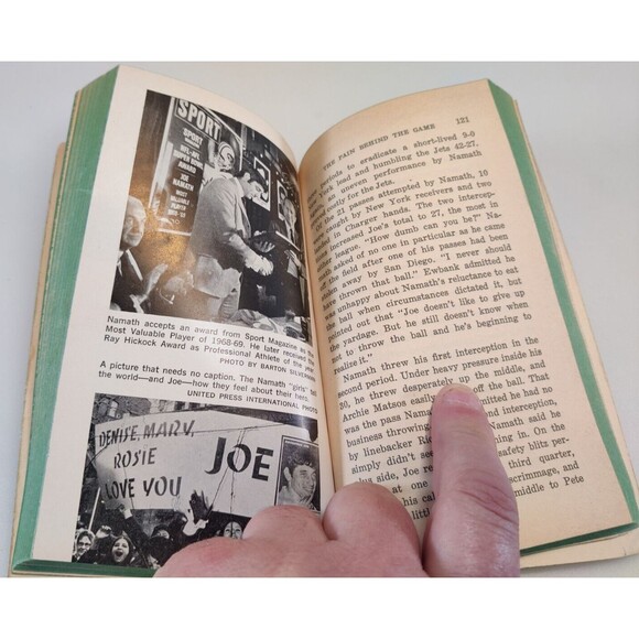 The Joe Namath Story by Bortstein, Larry Tempo Paperback-1969-NFL Football - Picture 10 of 14
